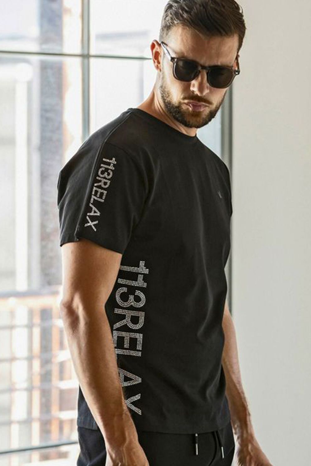 SIDE RHINESTONE T-SHIRT / サイドラインストーンロゴ クルーネックTシャツ ブラック
