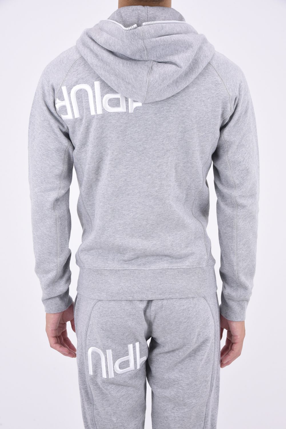1PIU1UGUALE3 RELAX - 1PIU LOGO HEAVY HOODIE / 刺繍ロゴ