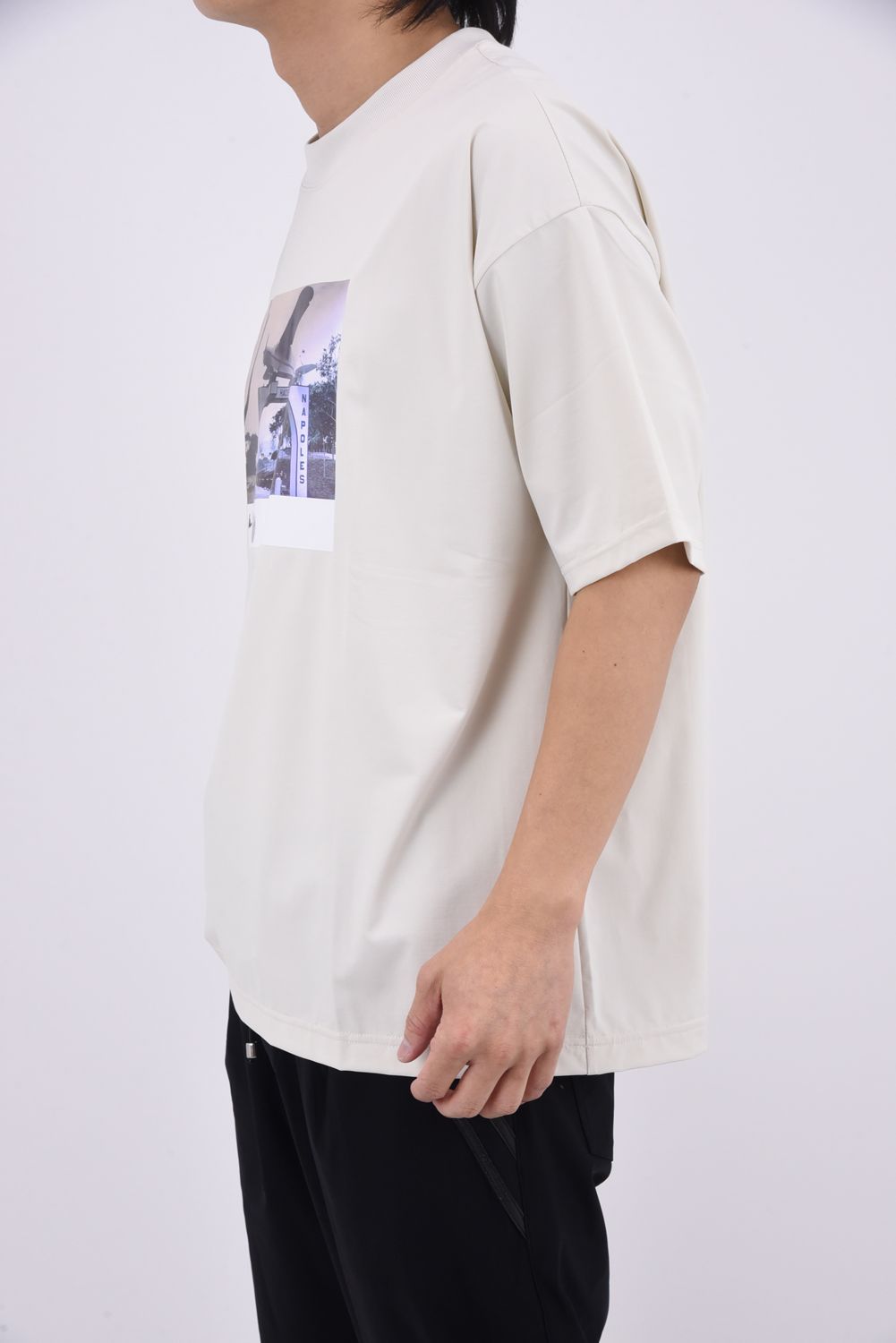 HELI OVERNYLON T / ナイロントリコット フォトプリント オーバーサイズ Tシャツ (グレージュ)