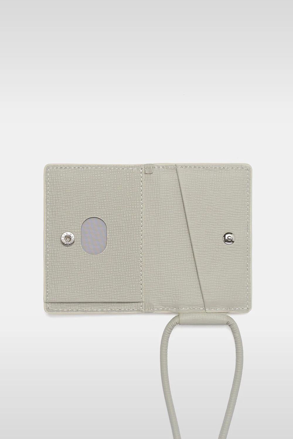 STRAPPED-ACCESSORY-CARDCASE / ストラップ付き MagSafe対応 ショルダーカードケース (ホワイトベージュ)