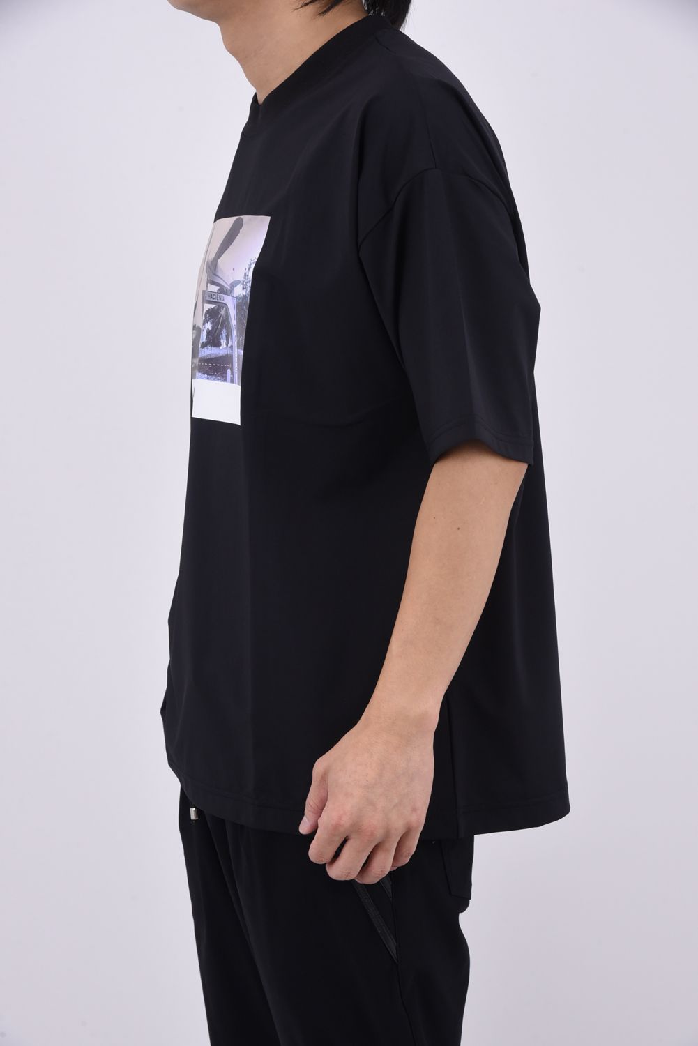 HELI OVERNYLON T / ナイロントリコット フォトプリント オーバーサイズ Tシャツ (ブラック)