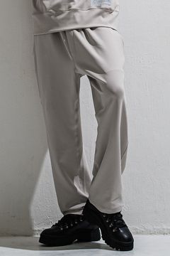 EMILIO DB WIDE PANTS / ダンボール素材 接触冷感 エコレザーコインポケット スラックス型イージーワイドパンツ (グレージュ) (3月中旬入荷予定) ※オーダー締切12/13(土)17:00
