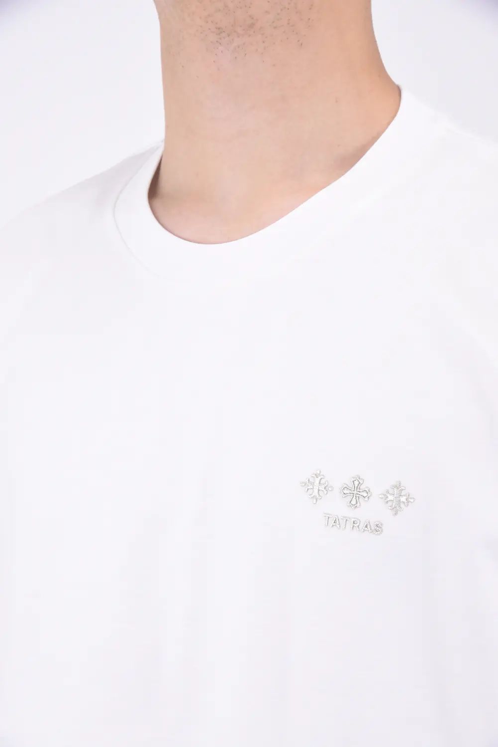 NUNKI (ヌンキ) / ブランドロゴ刺繍 ハーフスリーブ Tシャツ ホワイト