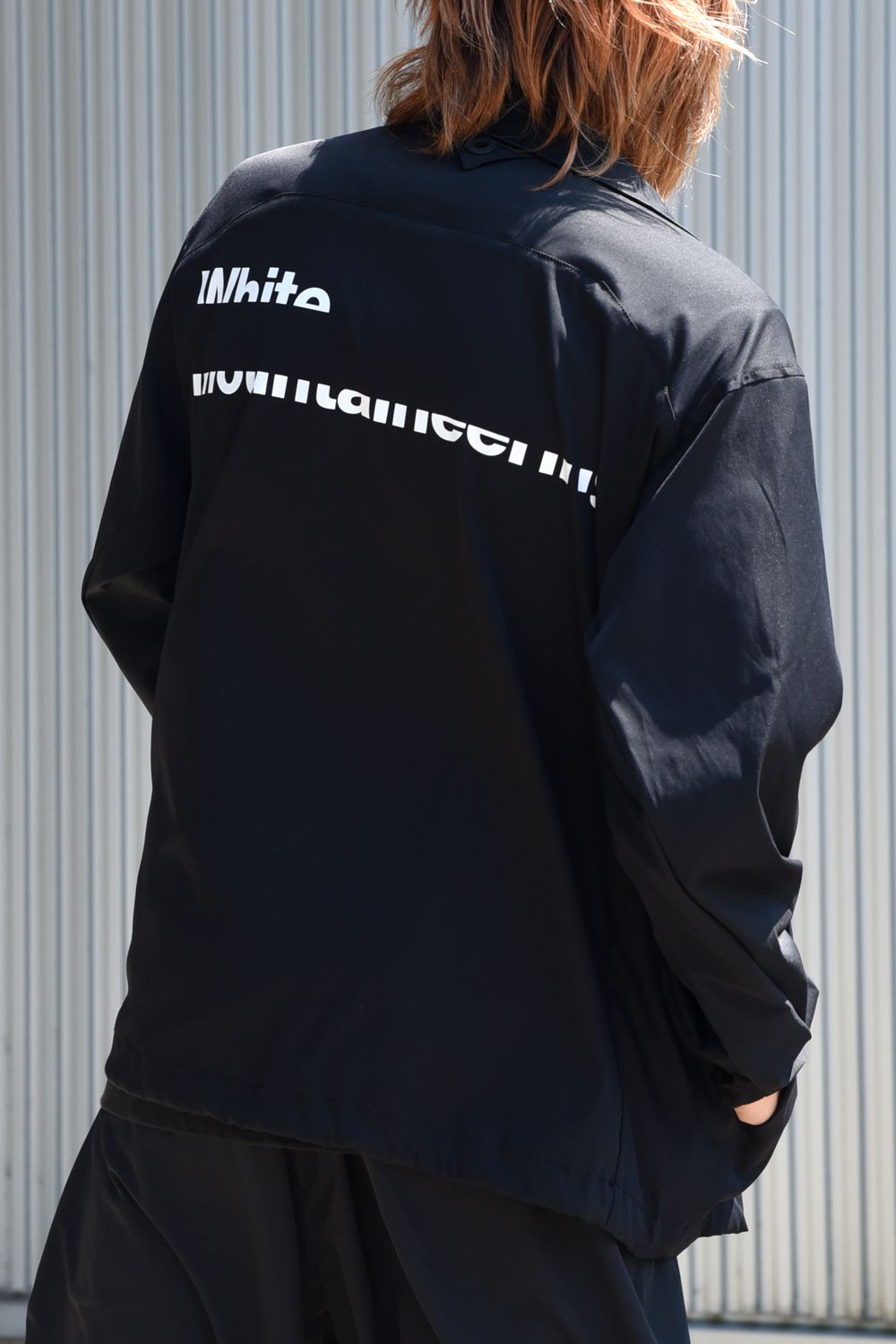 White Mountaineering - STRETCHED TWILL COACH JACKET / ロゴ 