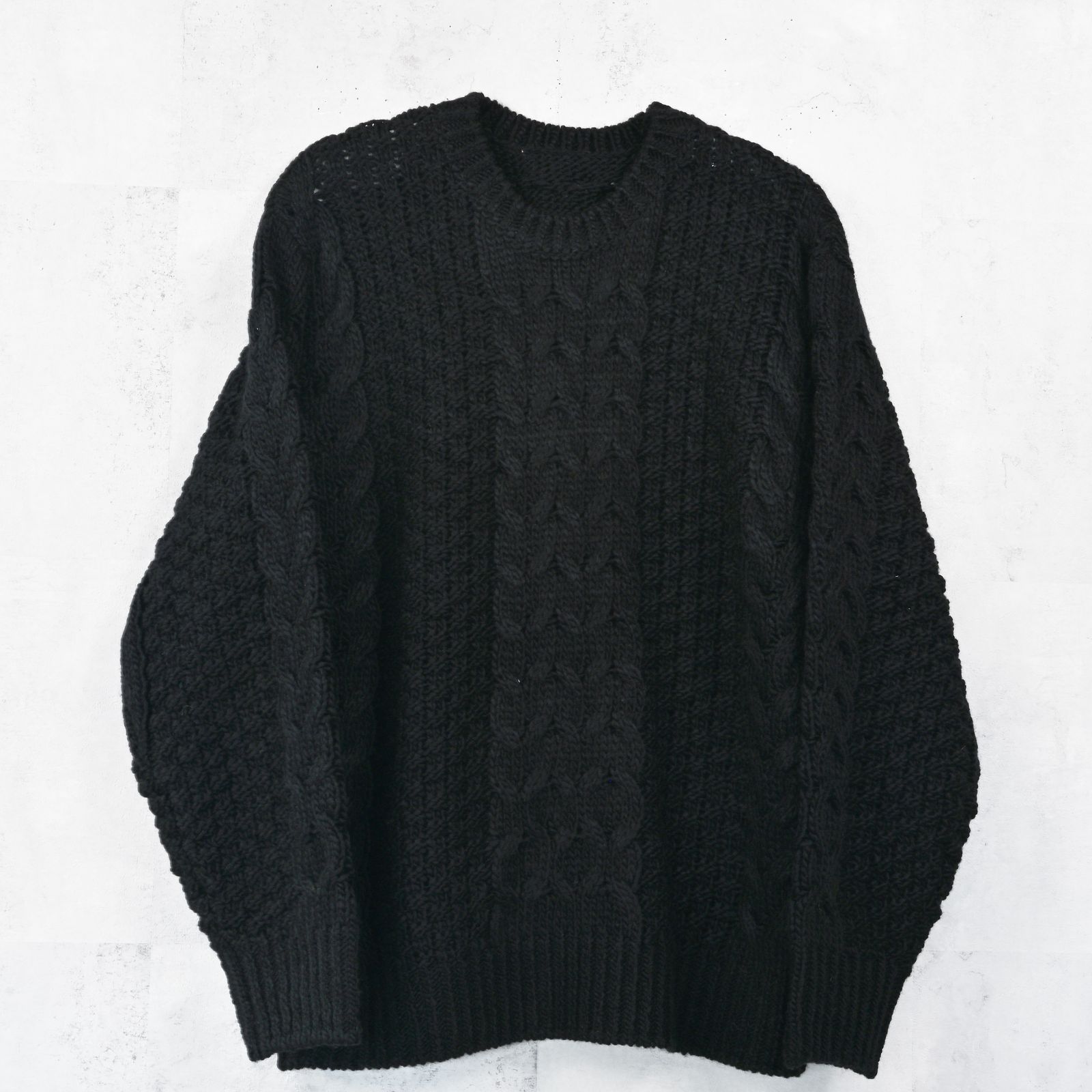 CABLE LAW SWEATER / ケーブル編み ローゲージセーター (ブラック) (10月下旬入荷予定) ※オーダー締切:9月7日(月)17時