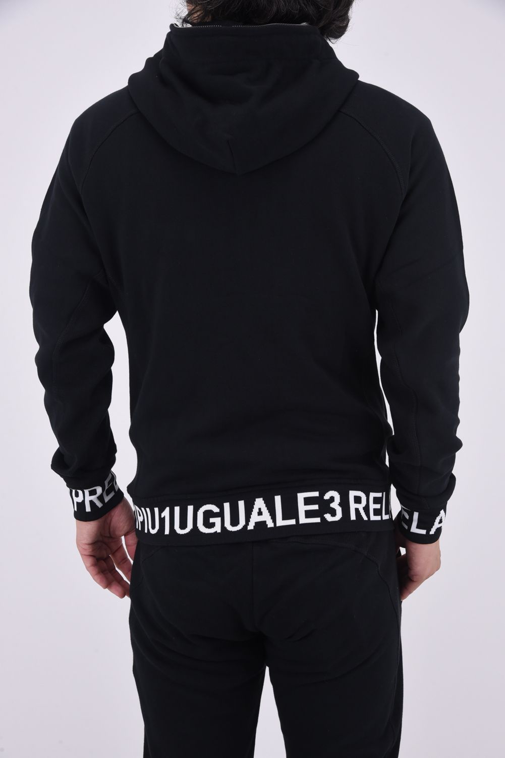 1PIU1UGUALE3 RELAX - HEM LOGO HOODIE / ワイドスピンドル ロゴ