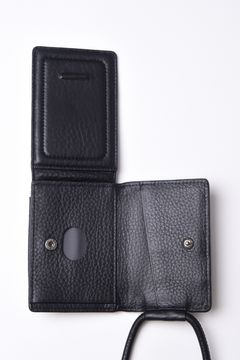 STRAPPED-ACCESSORY-WALLET / ストラップ付き MagSafe対応 ウォレット (ブラック)