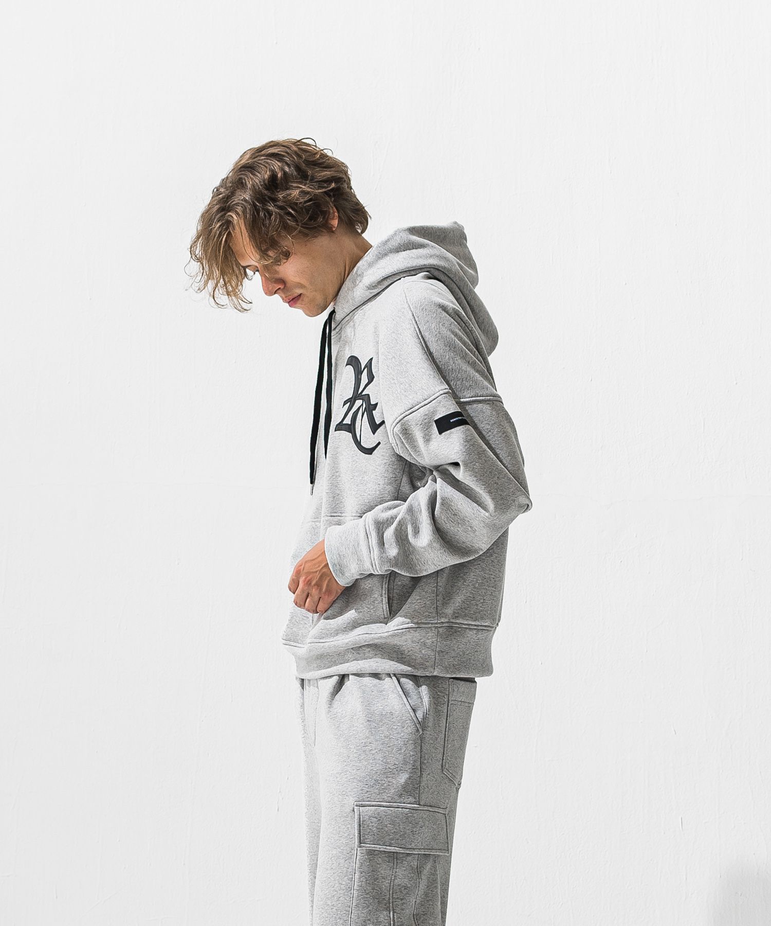 RC VELOURS FLEECE HOODIE / RCレザーワッペン 裏起毛ルーズフーディー (グレー) (11月上旬入荷予定) ※オーダー締切:9月7日(月)17時
