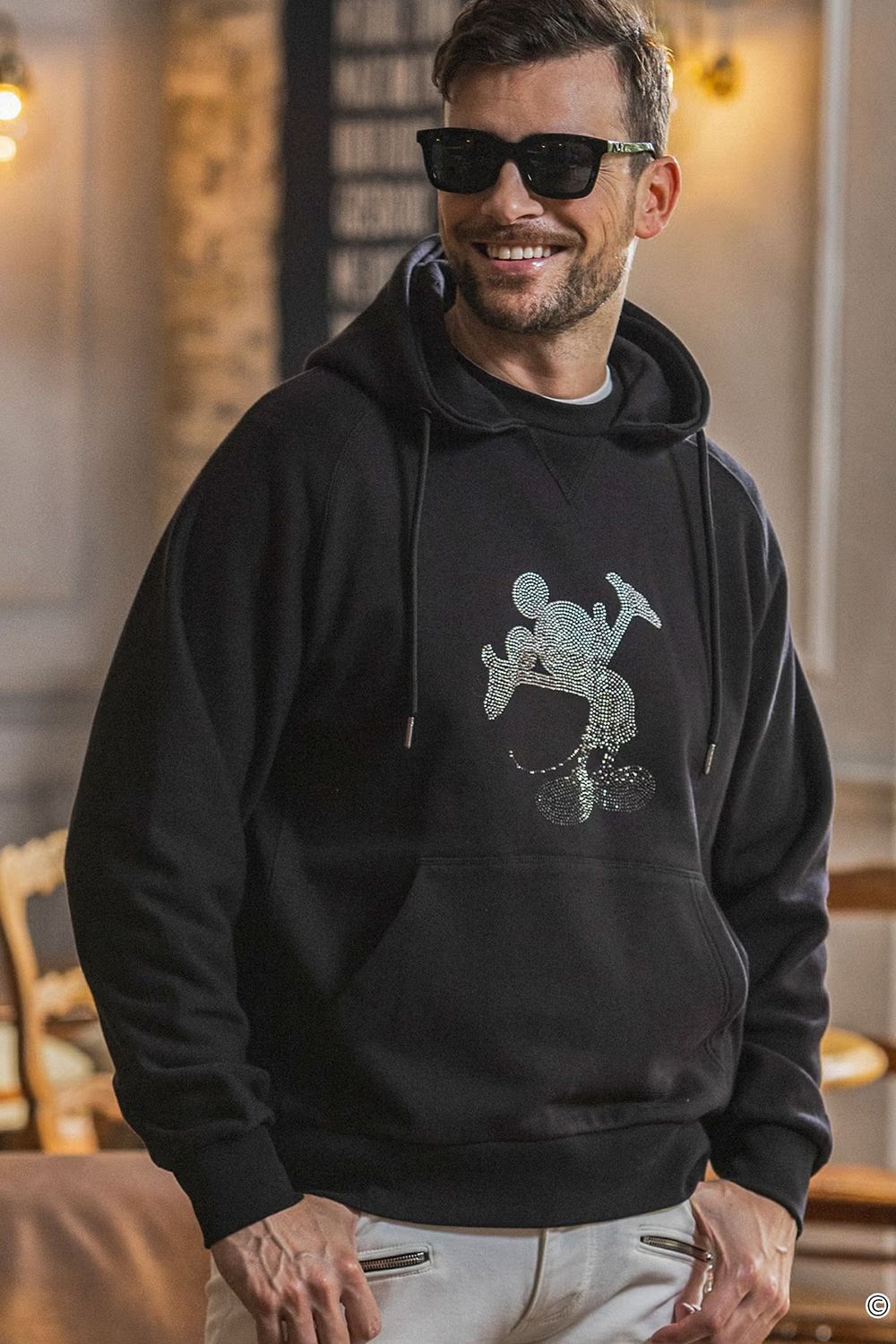【26AW】 MICKEY SILHOUETTE GRADATION LINESTONE HOODIE / ミッキー シルエット グラデーション ラインストーン フーディー (ブラック) (8月上旬入荷予定)