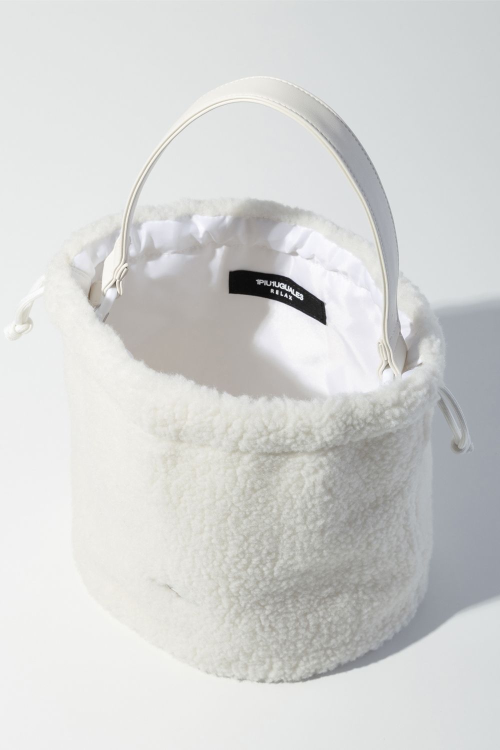 【26AW】 BOA DRAWSTRING BAG /  ボア ドローストリング バッグ (ホワイト) (8月上旬入荷予定)
