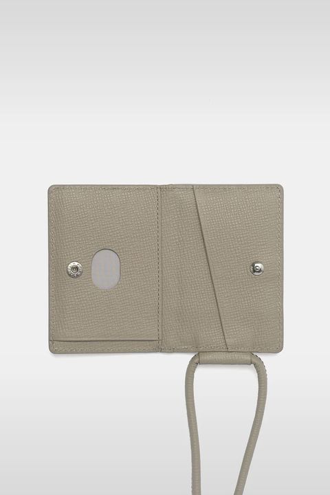 STRAPPED-ACCESSORY-CARDCASE / ストラップ付き MagSafe対応 ショルダーカードケース (トープ)