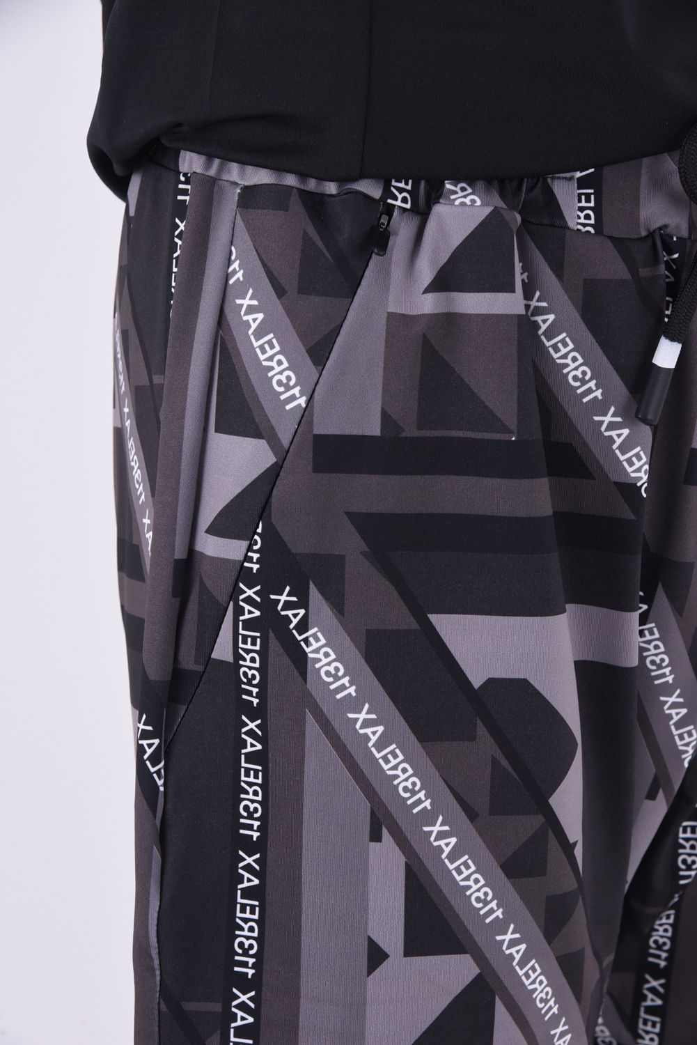 GEOMETRIC SHORTS / ジオメトリック柄 ラッシュガードショーツ チャコール×ブラック