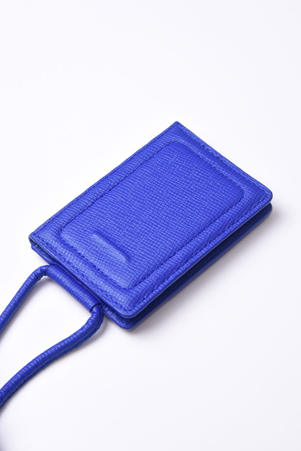 STRAPPED-ACCESSORY-CARDCASE / ストラップ付き MagSafe対応 ショルダーカードケース (ラピスブルー)
