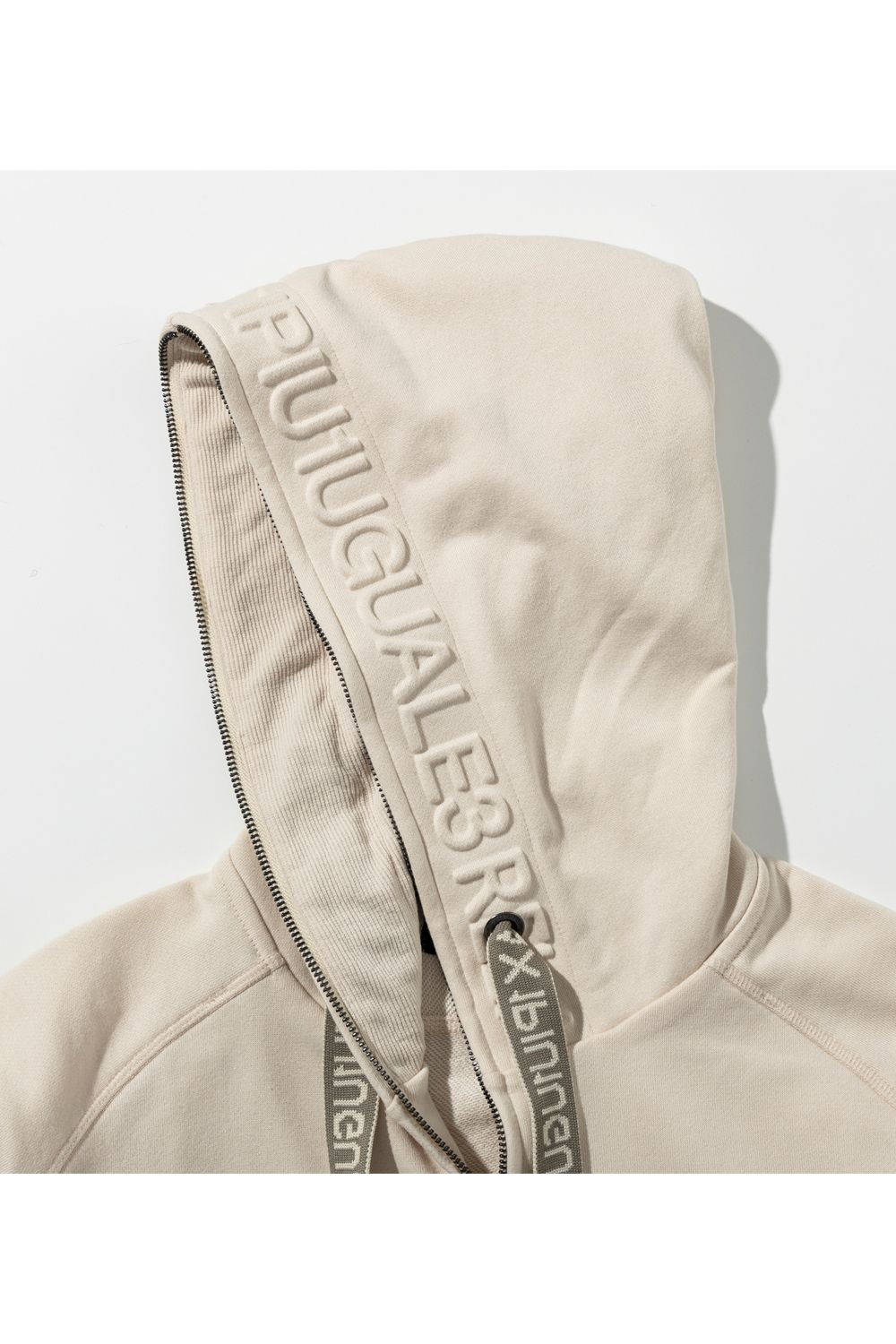 【26SS】 HOOD EMBOSSED LOGO HOODIE / エンボスロゴ ジップパーカー (ベージュ) (2月上旬入荷予定)