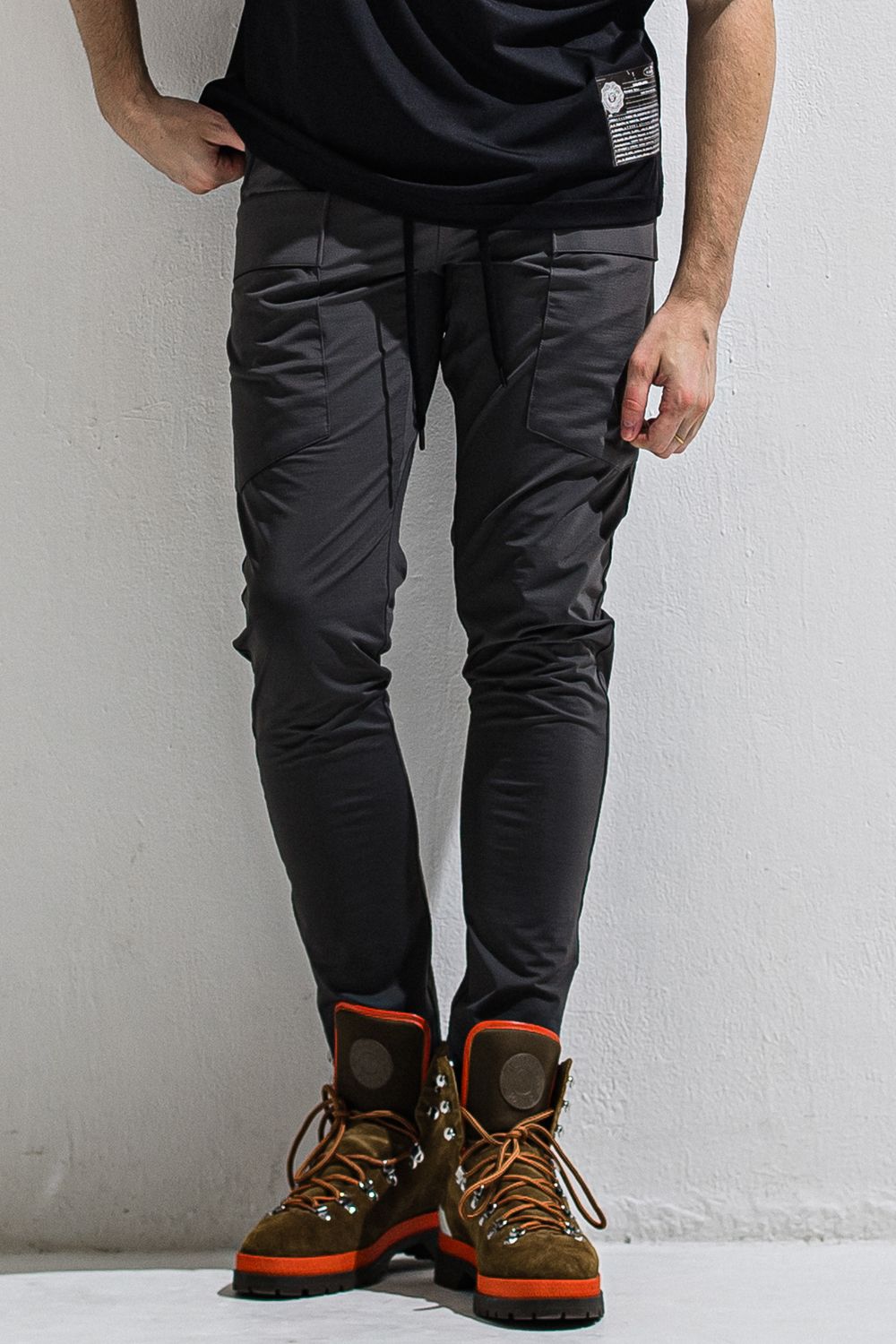 GR PT / ナイロンストレッチ タイトテーパードシルエット ギアパンツ (チャコール) (3月中旬入荷予定) ※オーダー締切12/13(土)17:00