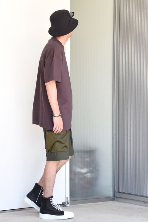 【FOG ESSENTIALS】 最新コレクションのアイテムを使用したストリートカジュアルスタイル ②