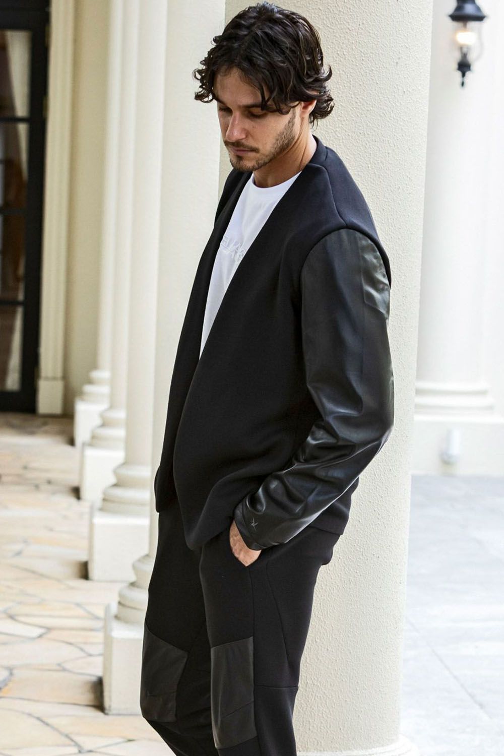 SLEEVE LEATHER COLLARLESS JACKET / レザースリーブ ノーカラー ジャケット (ブラック)