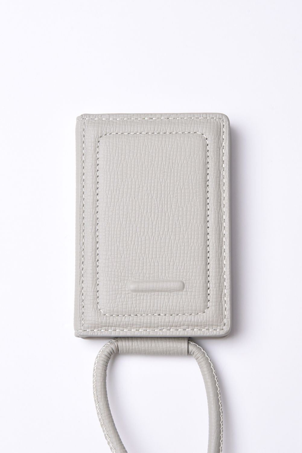 STRAPPED-ACCESSORY-CARDCASE / ストラップ付き MagSafe対応 ショルダーカードケース (ホワイトベージュ)