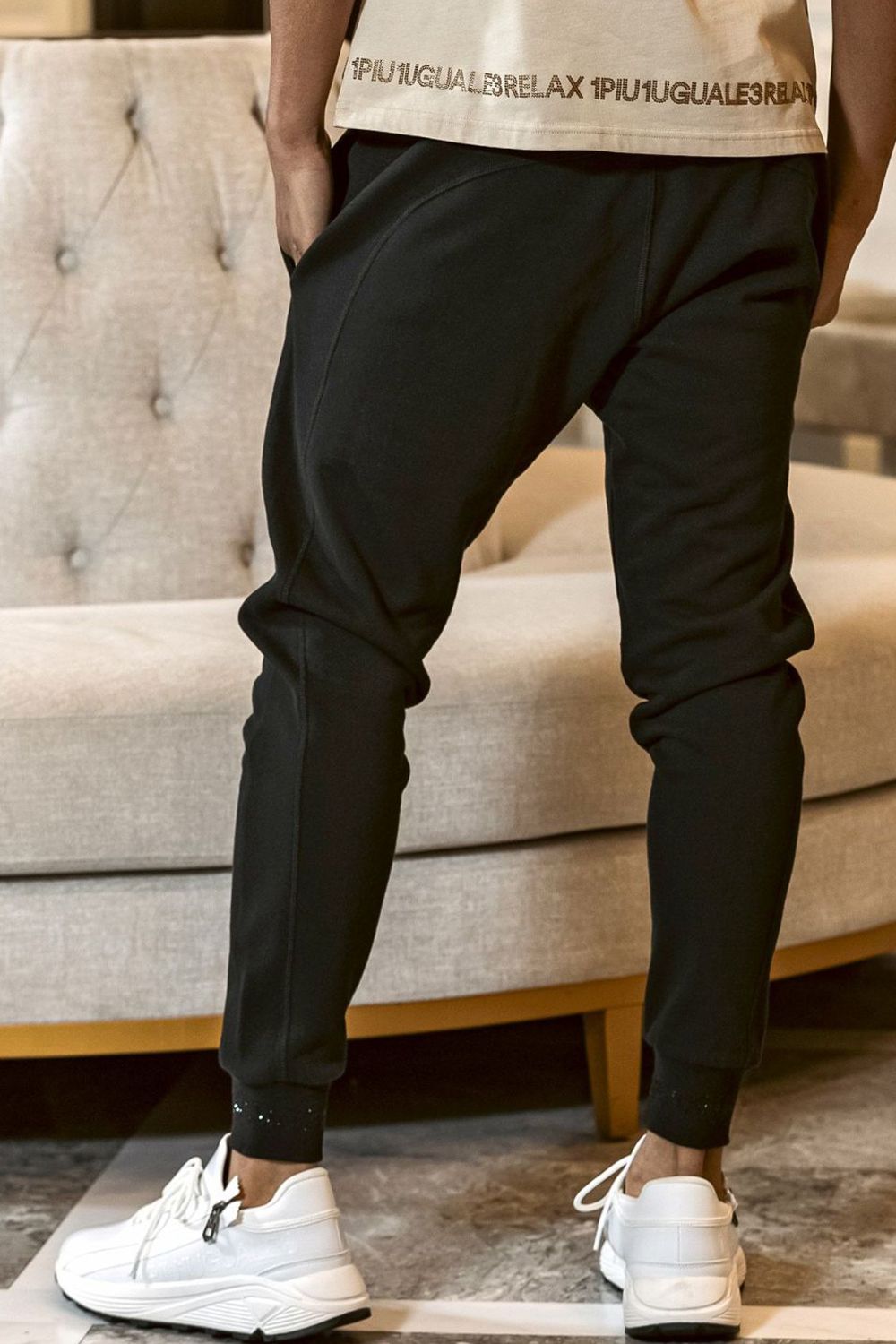 JOGGER PANTS WITH RHINESTONE CUFFS / ラインストーンヘムスウェットジョガーパンツ (ブラック)