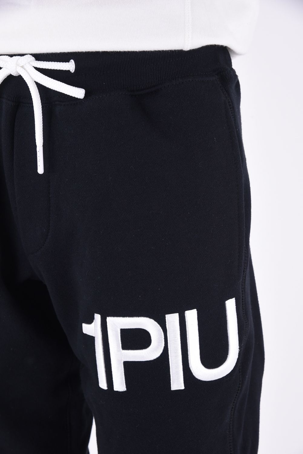 1PIU LOGO HEAVY PANTS / 1PIUロゴ刺繍 スウェットパンツ ブラック