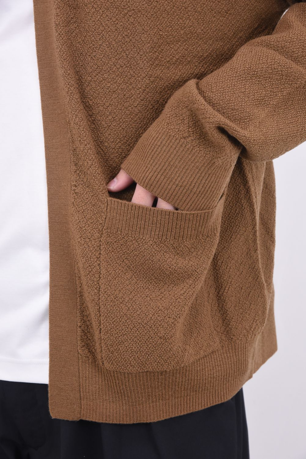 YURUFUWA CARDIGAN / メリノウール バックロゴ カーディガン キャメル