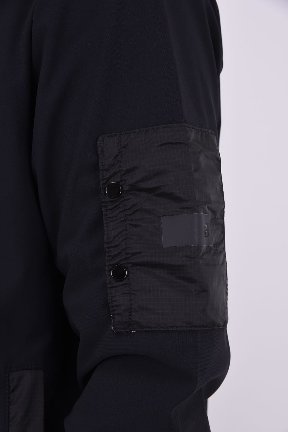 【26AW】 SIPHO / ブランドロゴ ハイブリッド ジップアップパーカー (ブラックカーボン)