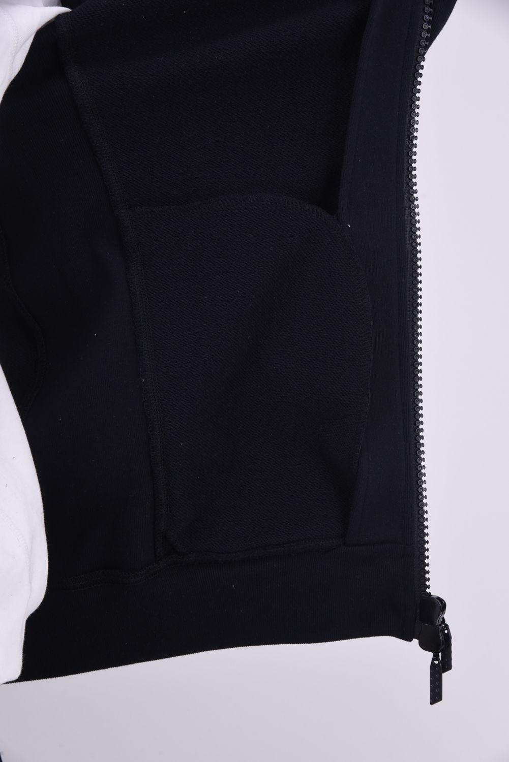 GLITTER ZIP HOODIE / グリッターロゴ ジップパーカー ブラック
