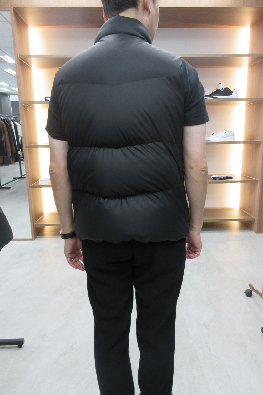 【26AW】 MATTE PU DOWN VEST / マットファブリック ダウンベスト (ブラック) (10月上旬入荷予定)