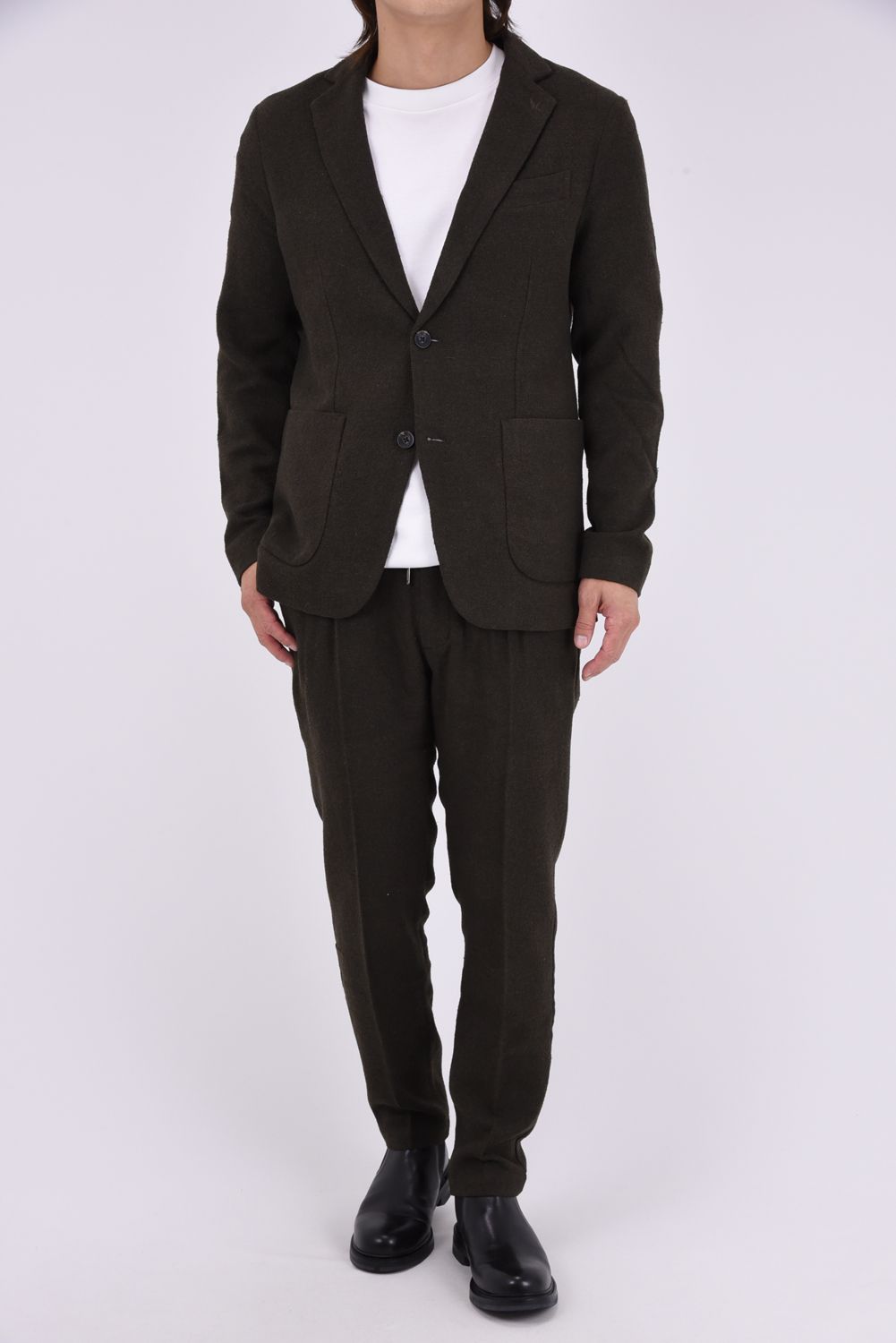 【26AW】【セットアップ】 WOOL-BLEND CAMO-EMBOSSED JACKET & SLACKS / ウール混 エンボスカモフラージュ テーラードシングルジャケット&イージースラックス (カーキ)