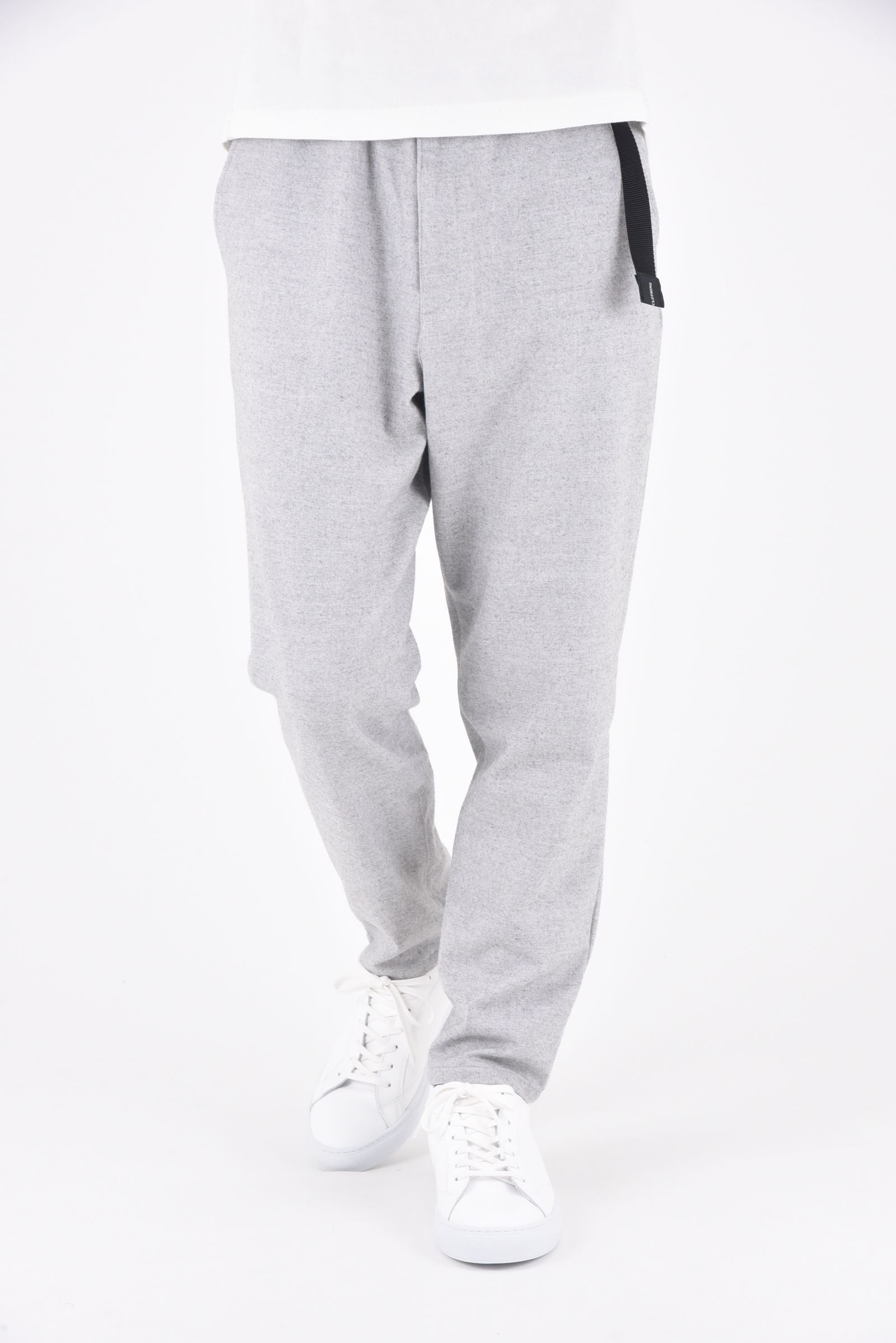 【STAFF RECOMMENDED ITEM】 PAT WIDE EASY PANTS / ストレッチツイル ウェビングベルト付き イージースラックス グレーウール
