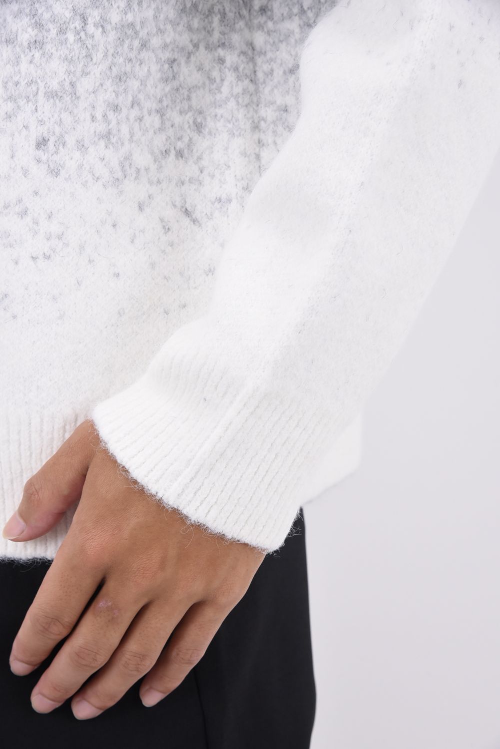 GRADIENT CREW KNIT / グラディエント クルー ニット ホワイト