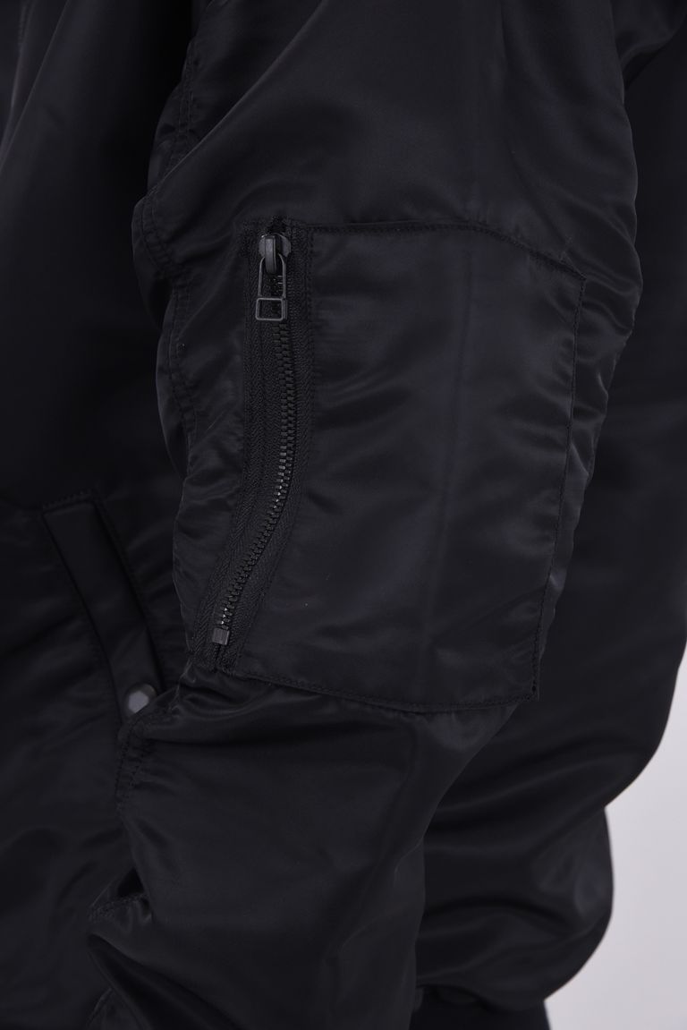 ※ジッパー付属品に変更があります