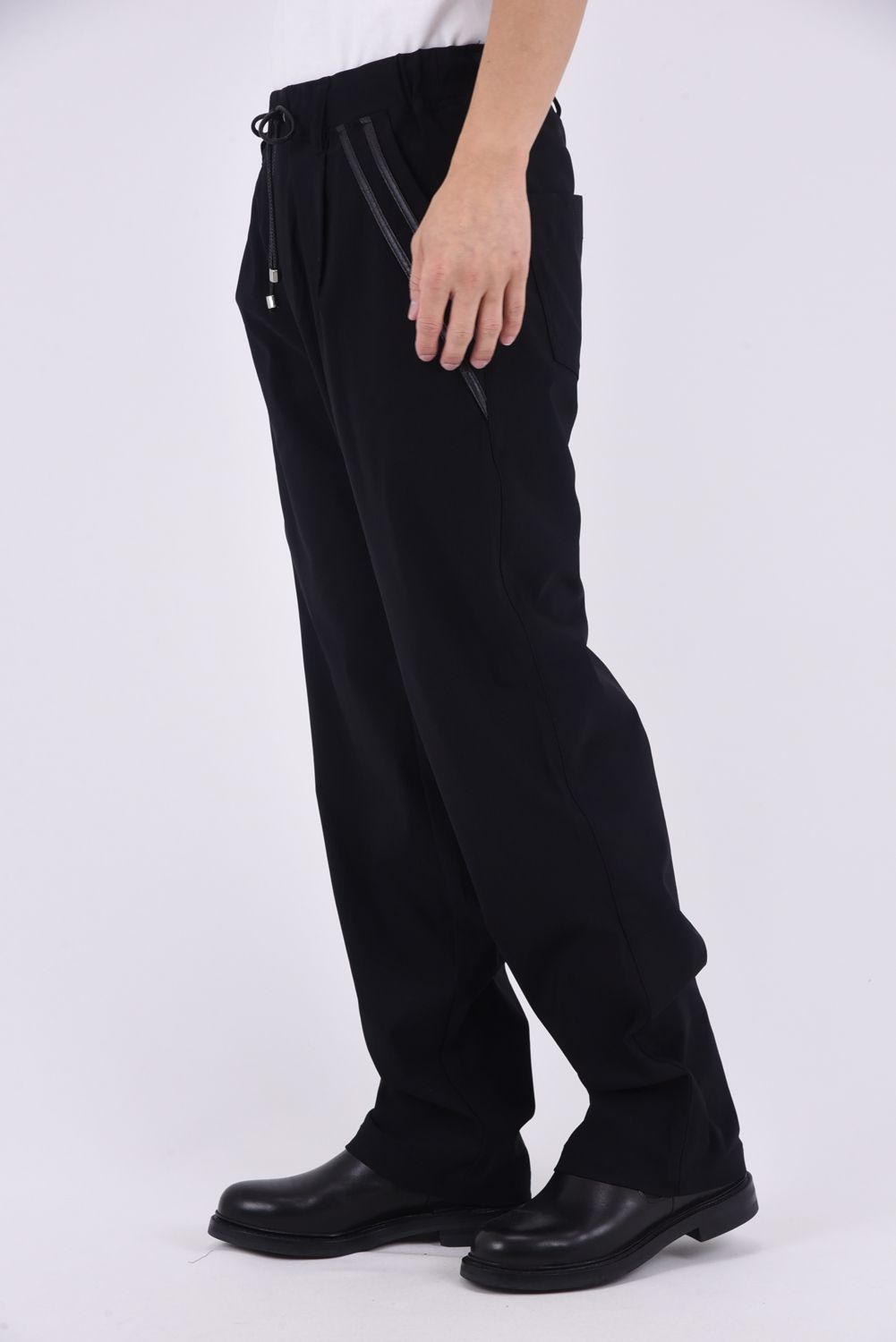 EDGE NYLON SEMI WIDE PT / ナイロンマイクロファイバー エコレザーライン セミワイド イージーパンツ (ブラック/ブラック)