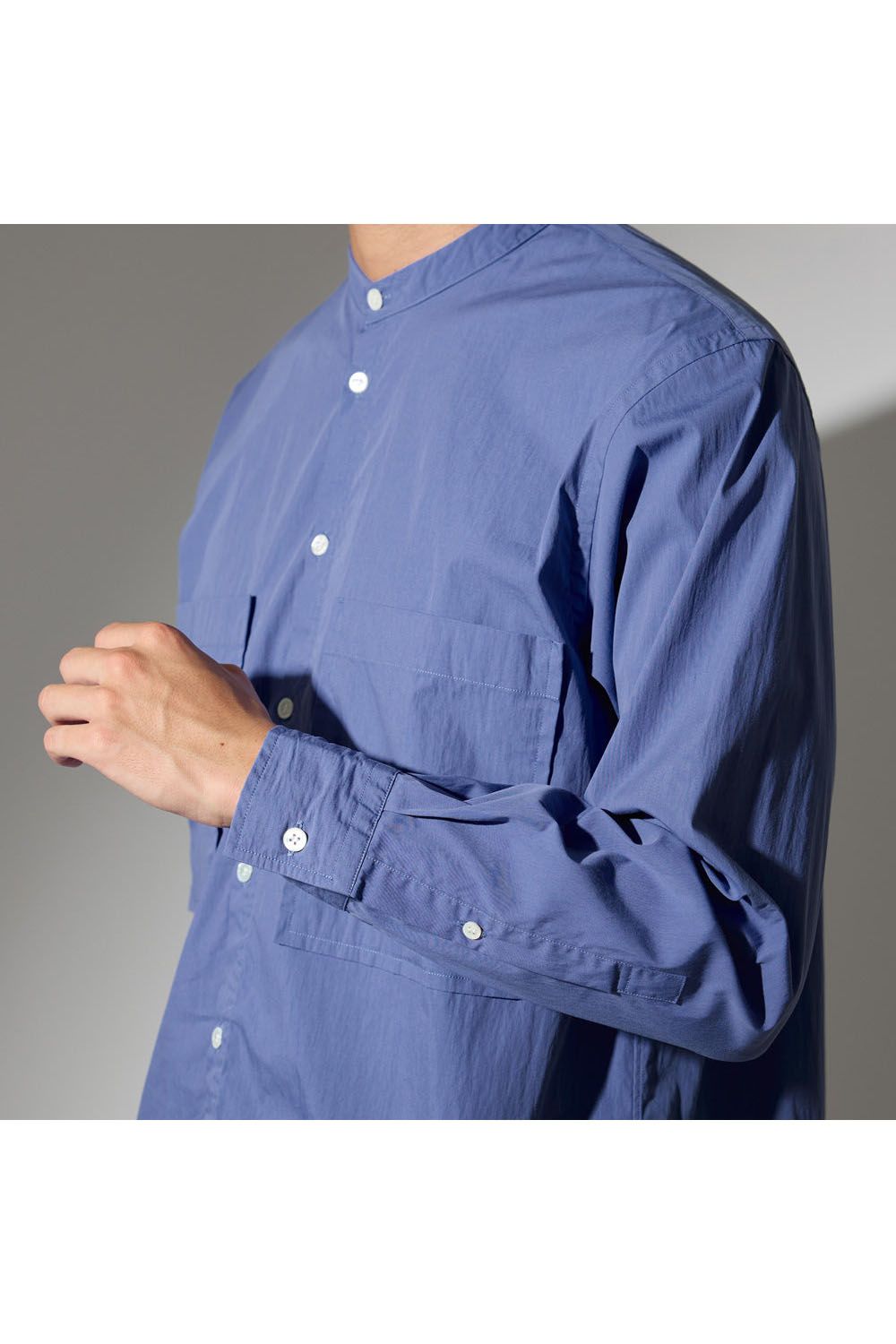 W POCKET STANDCOLLAR SHIRT - TYPEWRITER / タイプライター ダブルポケットシャツ ライトブルー