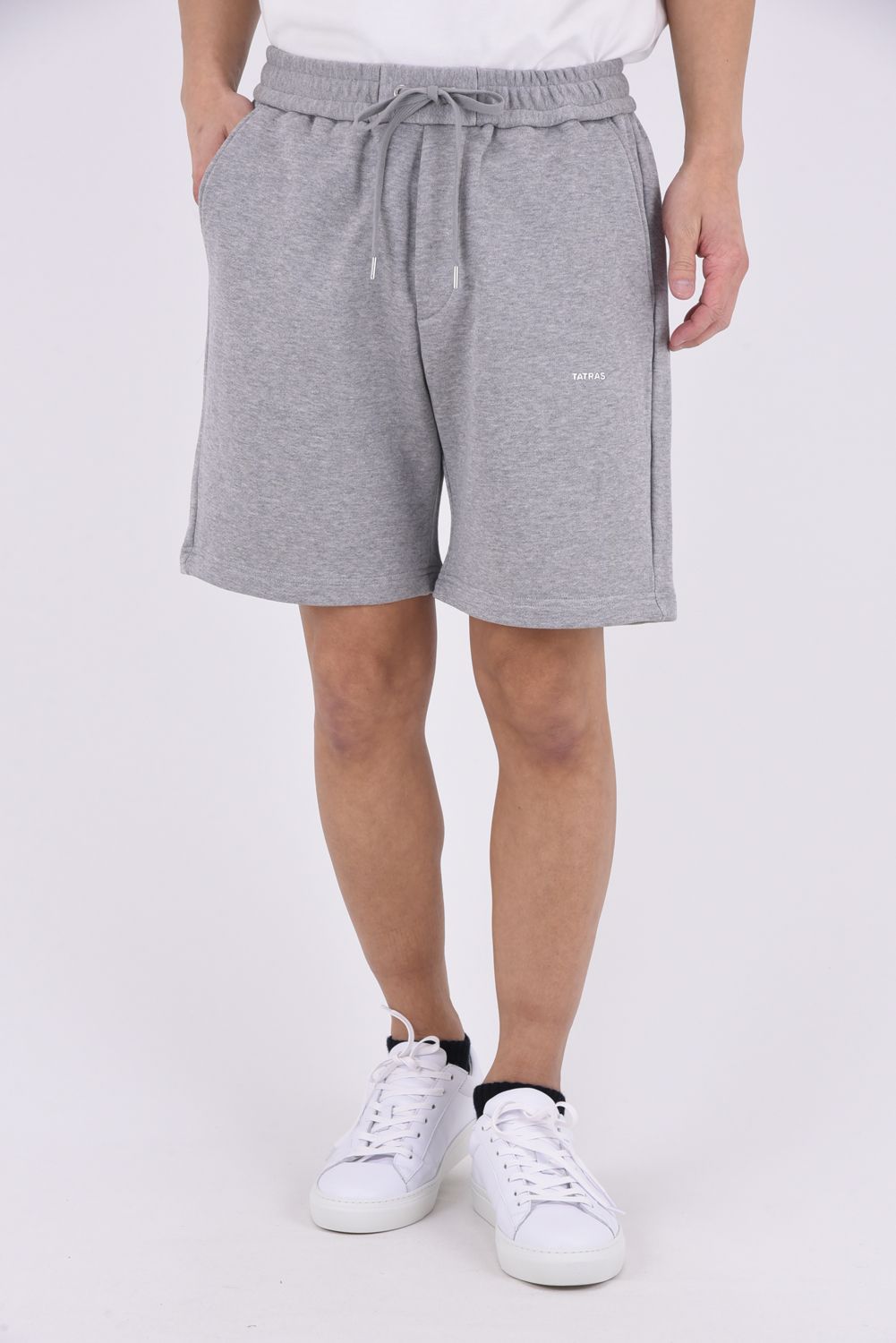 FUSSA (フッサ) / ワンポイントロゴ レギュラーフィット ショートパンツ （グレー）