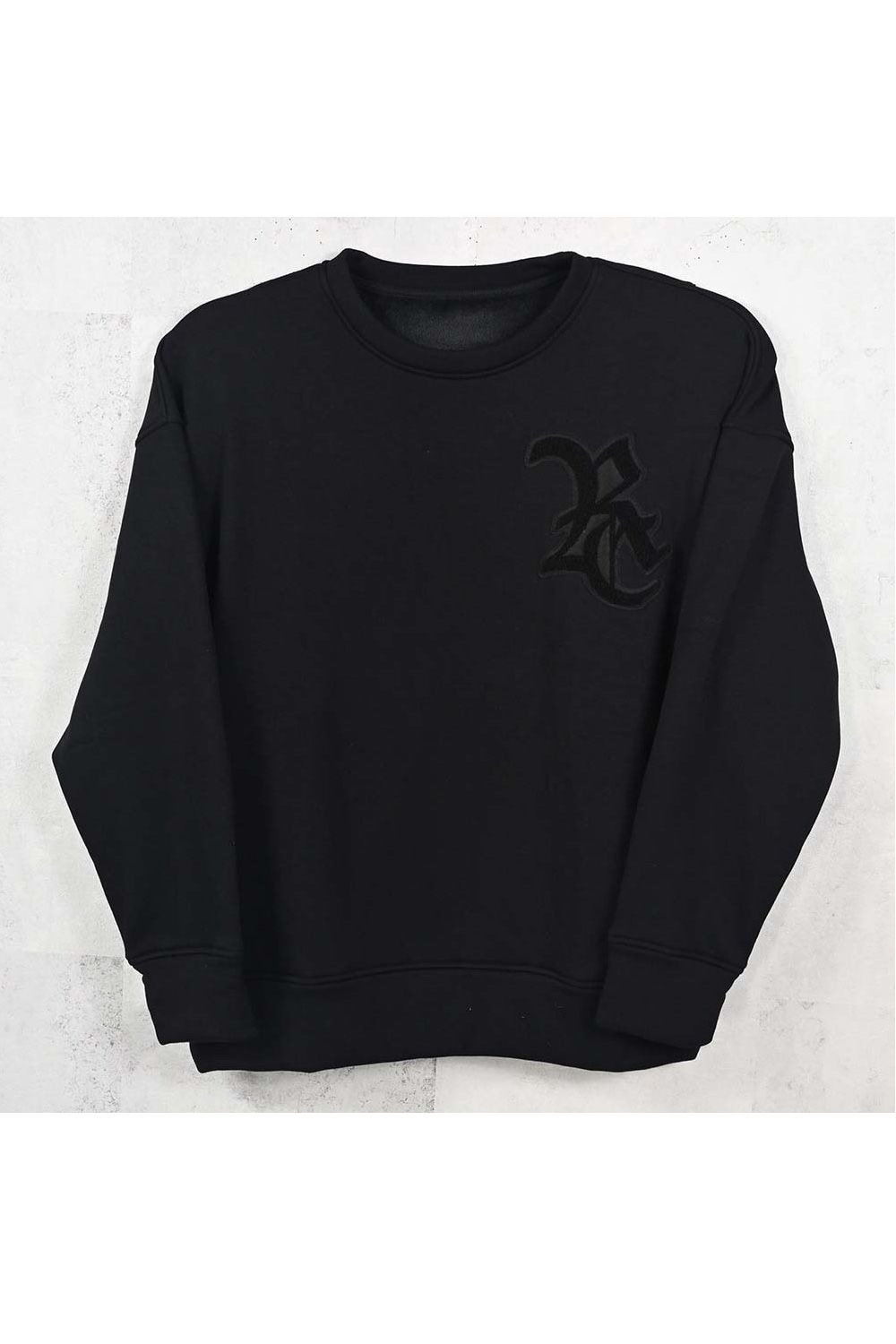 RC CHENILLE VELOURS FLEECE DROP TRAINER / RC刺繍 裏起毛 ロングスリーブ トレーナー (ブラック) (11月上旬入荷予定) ※オーダー締切：9月1日(月)18:00