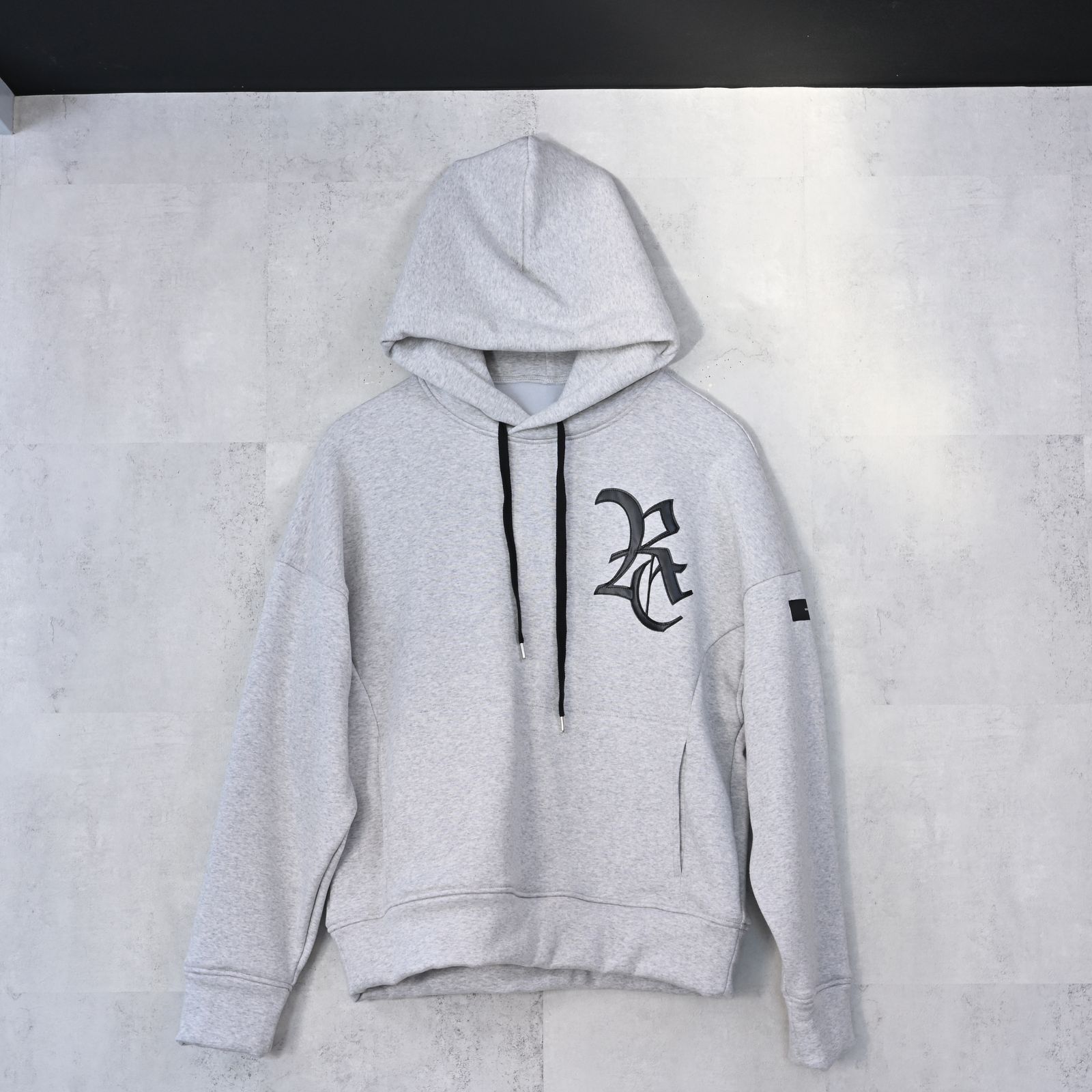 RC VELOURS FLEECE HOODIE / RCレザーワッペン 裏起毛ルーズフーディー (グレー) (11月上旬入荷予定) ※オーダー締切:9月7日(月)17時