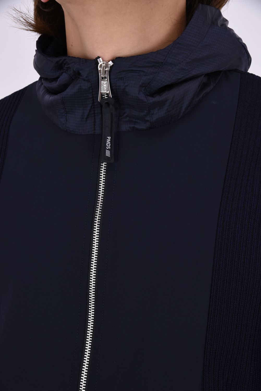 【26AW】 JUAN / ハイブリッド ジップアップパーカー (ブルーネイビー)