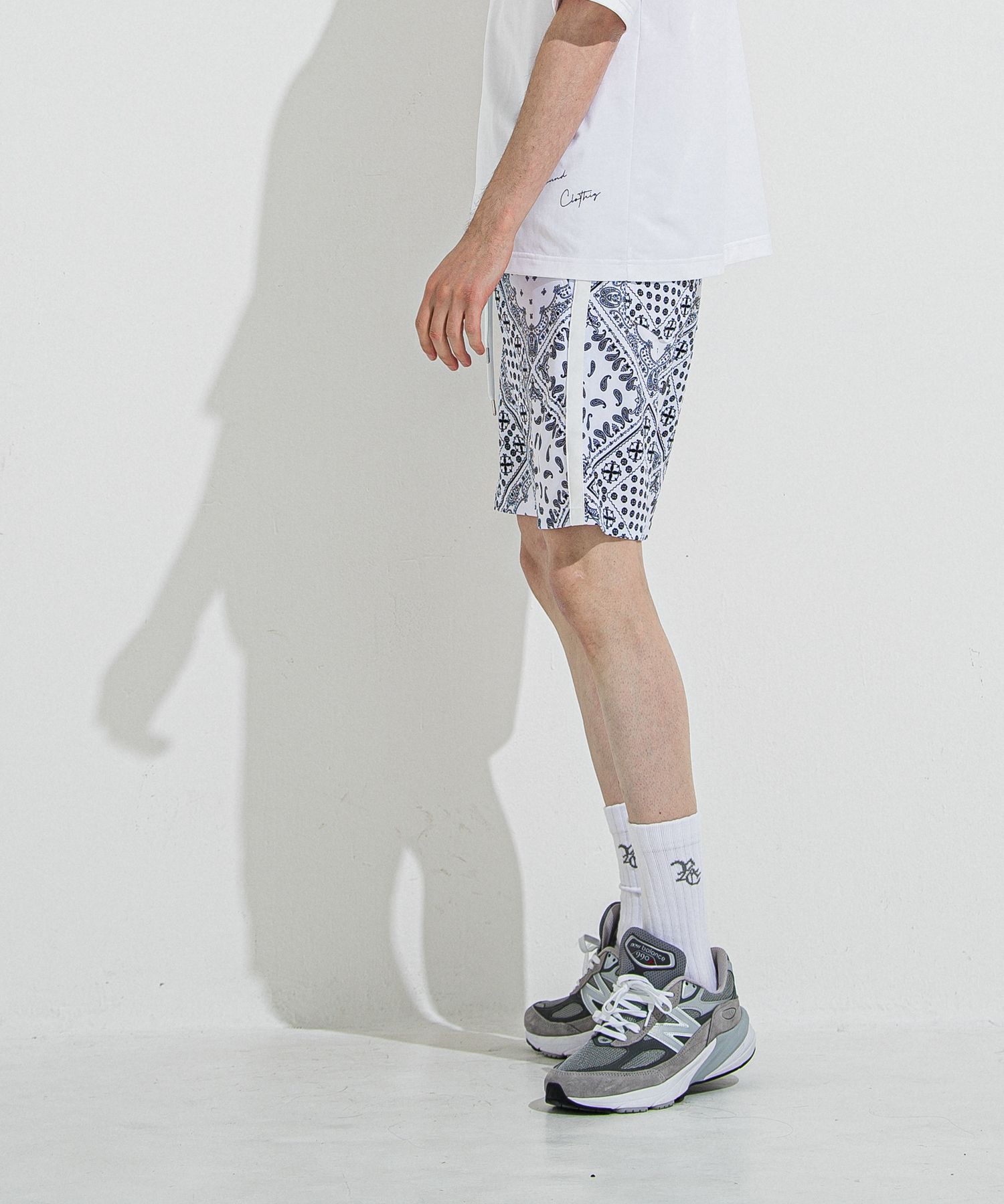 RUSH SHORTS / ラッシュガード バンダナ柄 ショートパンツ (ホワイト) (5月末入荷予定) ※オーダー締切:2月15日(日)18時