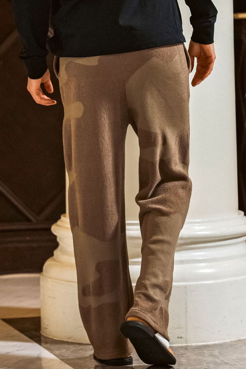 【26AW】 RECOVERY TECH TONAL CAMO RELAX KNIT PANTS / リカバリーテック トーナル カモ リラックス ニットパンツ (ブラウン)