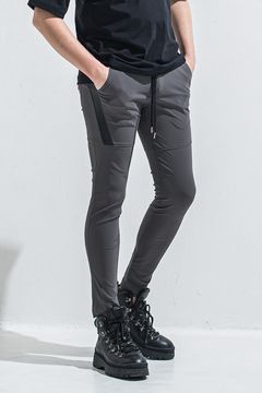 TYLER NYLON PANTS / ストレッチナイロン サイドライン タイトテーパード イージーパンツ (チャコール) (5月中旬頃入荷予定) ※オーダー締切:2月15日(日)18時