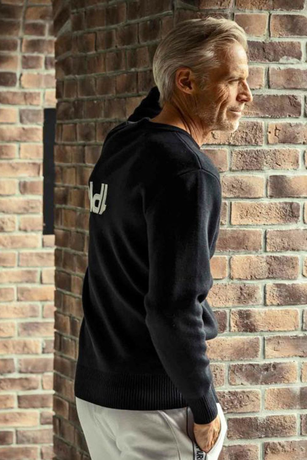 DOUBLE JACQUARD APPLIQUE LOGO KNIT / DOUBLE JACQUARD APPLIQUE LOGO KNIT / ロゴ アップリケニット ブラック