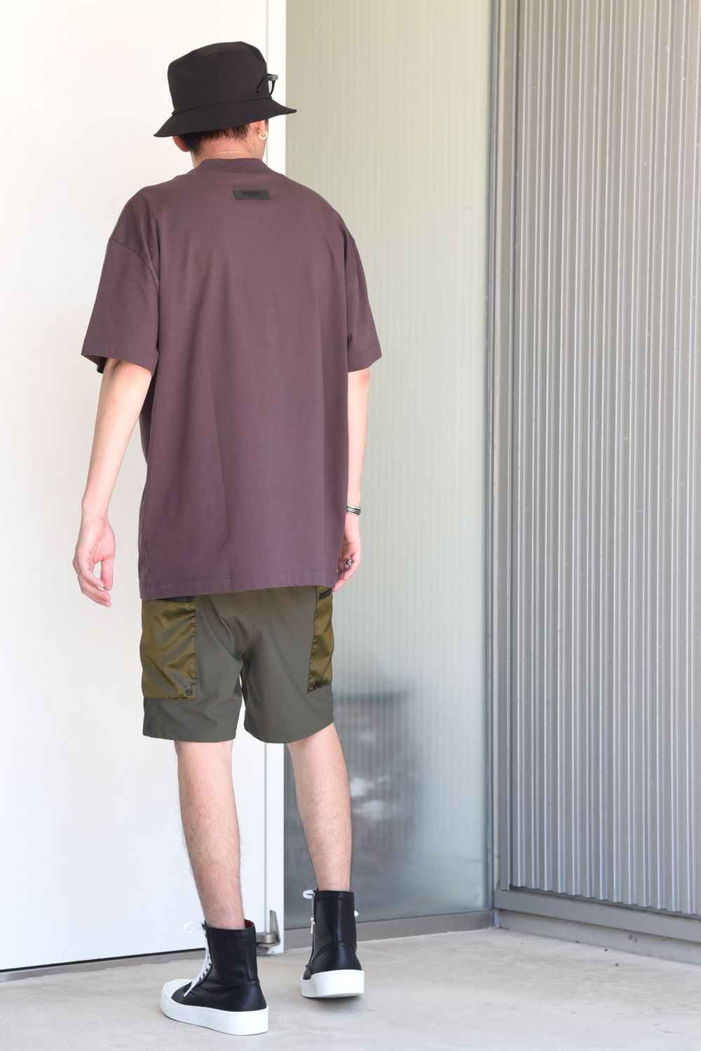 【FOG ESSENTIALS】 最新コレクションのアイテムを使用したストリートカジュアルスタイル ②
