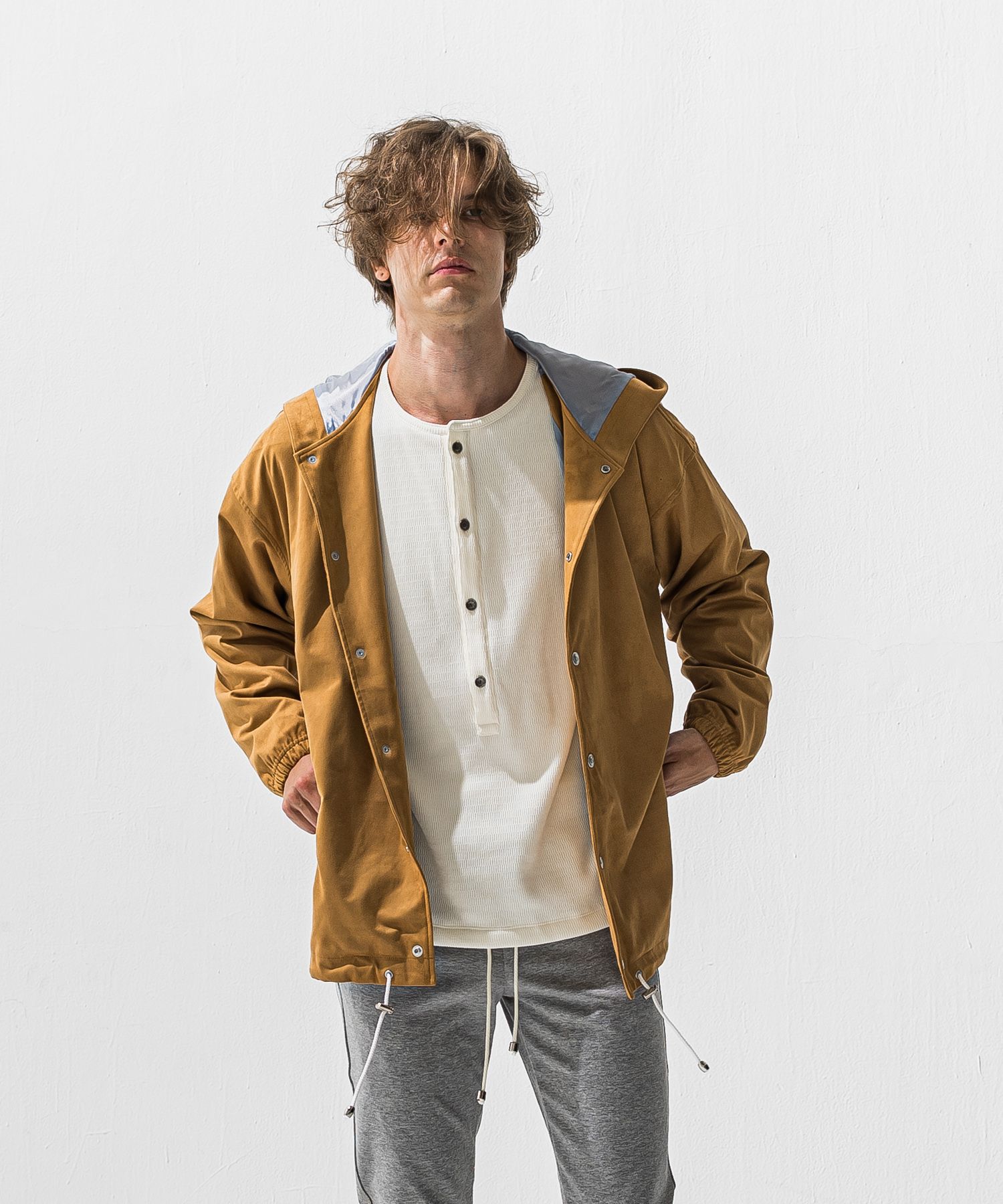 suede coach hoodie / エコスエード オーバーサイズ コーチジャケットパーカー (ベージュ) (12月中旬入荷予定) ※オーダー締切:9月7日(月)17時