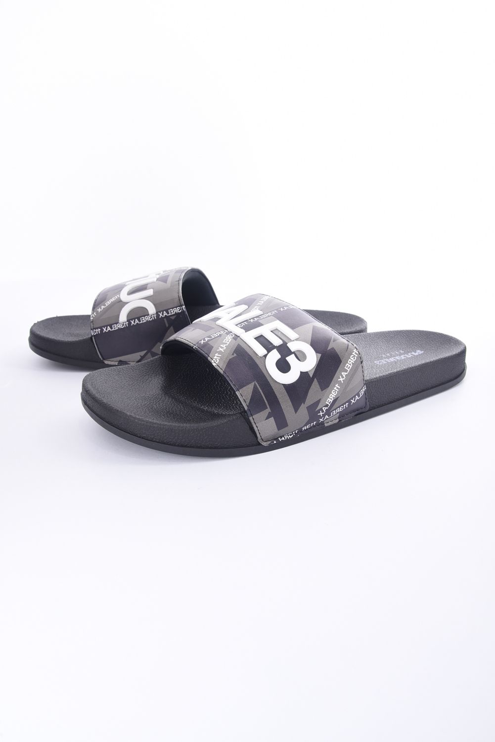 GEOMETRIC PRINT SANDALS / ジオメトリック柄 シャワーサンダル チャコール / ブラック