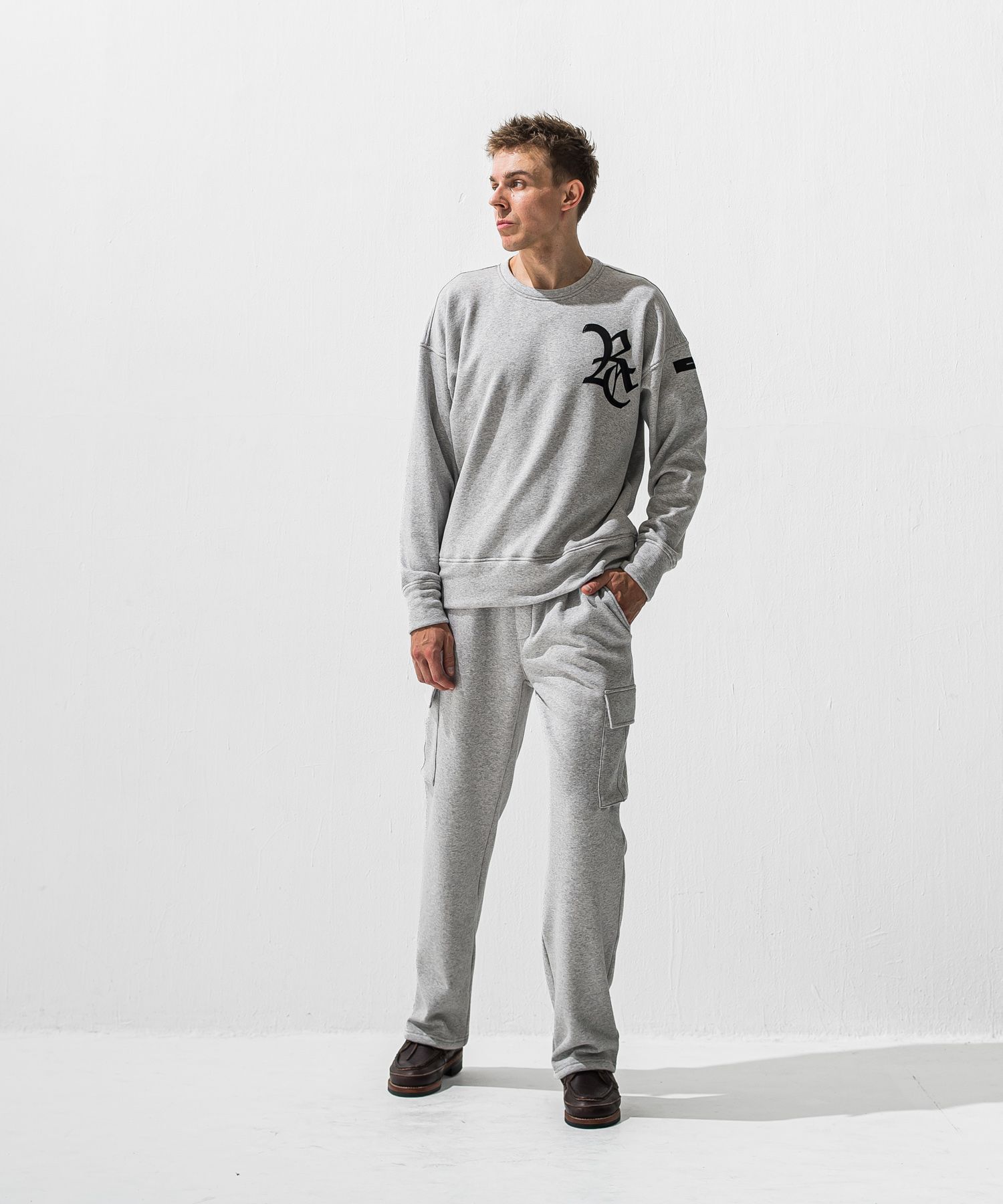RC CHENILLE VELOURS FLEECE DROP TRAINER / サガラ刺繍ワッペン 裏起毛 ルーズトレーナー (グレー) (11月上旬入荷予定) ※オーダー締切:9月7日(月)17時