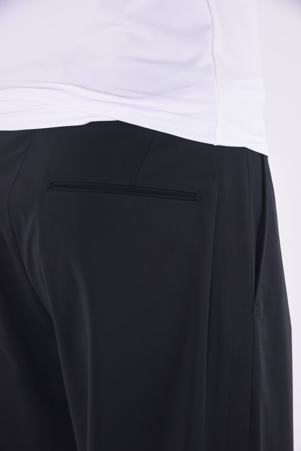 1OUT-PLEATS PANTS - STRETCH JERSEY / ポリエステルジャージー 1アウトプリーツ スラックス ブラック
