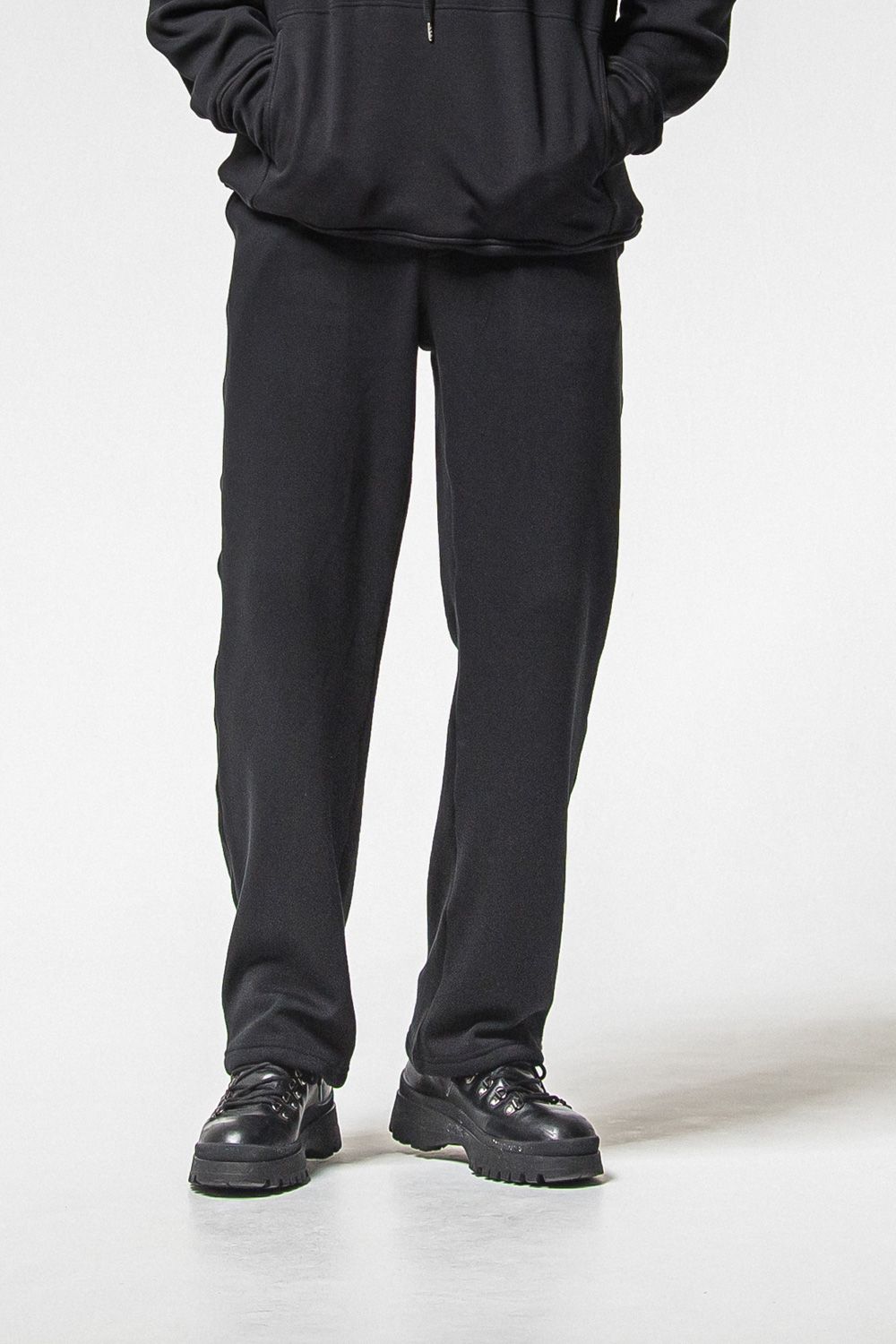 VELOURS FLEECE WIDE TUCK PANTS / 裏起毛 ベロアフリース セミワイド ワンタック イージーパンツ (ブラック) (11月中旬入荷予定) ※オーダー締切：9月1日(月)18:00