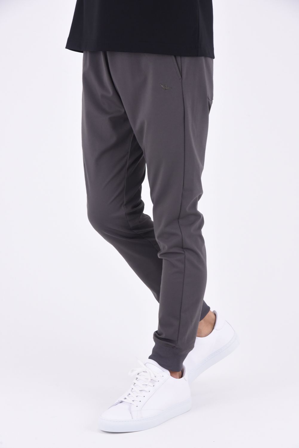 113SPORT COMFORTABLE TAG SOLID RIB / 113ロゴ ストレッチ リブパンツ チャコール