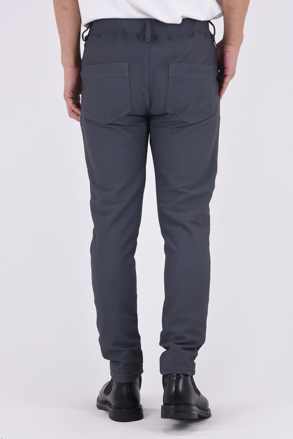 CHRIS EASY TUCK PANTS / ストレッチメッシュトリコット スラックスイージータックパンツ (チャコール)
